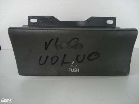 Volvo V40 szivargyújtó hamutartóval együtt!