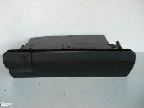 Mercedes W202 220 CDI kesztyűtartó!