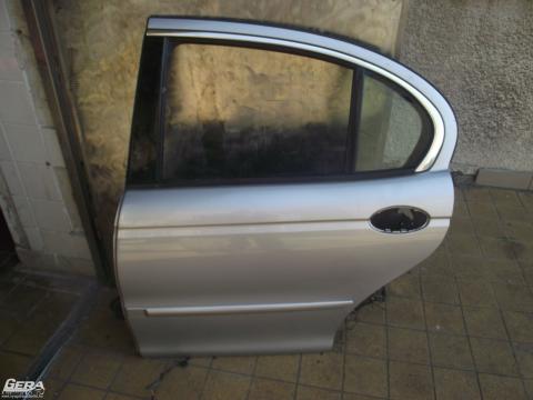 Jaguar X-type ajtó! Bal hátsó, Ezüst! &#039;01&#039;Az ajtó ára a kopasz...