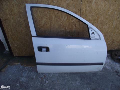 Opel Astra G jobb első ajtó! Fehér színű! &#039;-00&#039; Az ajtó ára a...