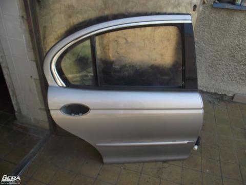 Jaguar X-type ajtó! jobb hátsó, Ezüst! &#039;01&#039;Az ajtó ára a kopasz...