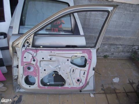 Opel Vectra B jobb első ajtó! Pezsgő színű!Az ár a csupasz lemezt...