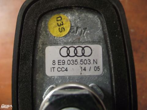 Audi A4 B7 8E &#039;2006&#039; kombi antenna! Navigációs! Az egyik...