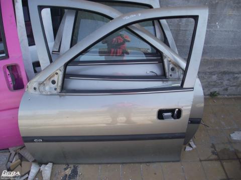 Opel Vectra B bal első ajtó! Pezsgő színű!Az ár a csupasz lemezt...
