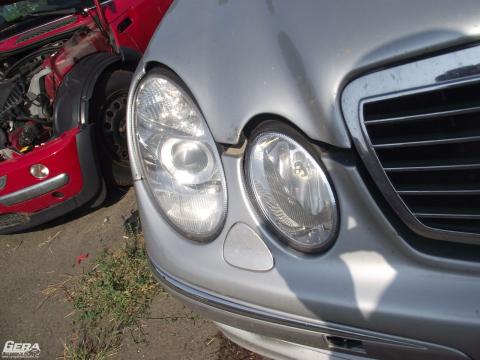 Mercedes W211 E-osztály '2004' jobb első lámpa (fényszóró)! XENON!...