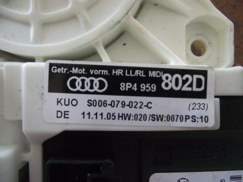 Audi A3 8P '2005' jobb hátsó elektromos ablakemelő motor!