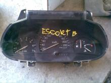 Ford Escort benzines, fordulatszámmérős kilométeróra!