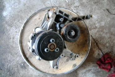 Volkswagen Passat IV B5 1.9 TDi '98-00' szervó tartóbak és vízpumpa...