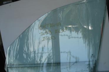Skoda Octavia jobb első zöld ablaküveg!