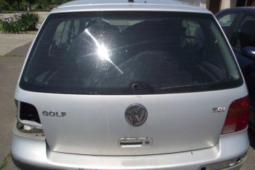 Volkswagen Golf IV ferdehátú csomagtérajtó! Ezüst színű!Az Ár a...