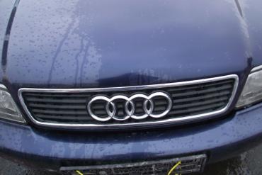 Audi A4 hűtőrács!