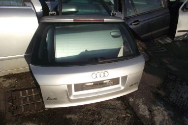 Audi A4 B6 kombi csomagtérajtó! Ezüst színű! Kis horpadás van rajta...